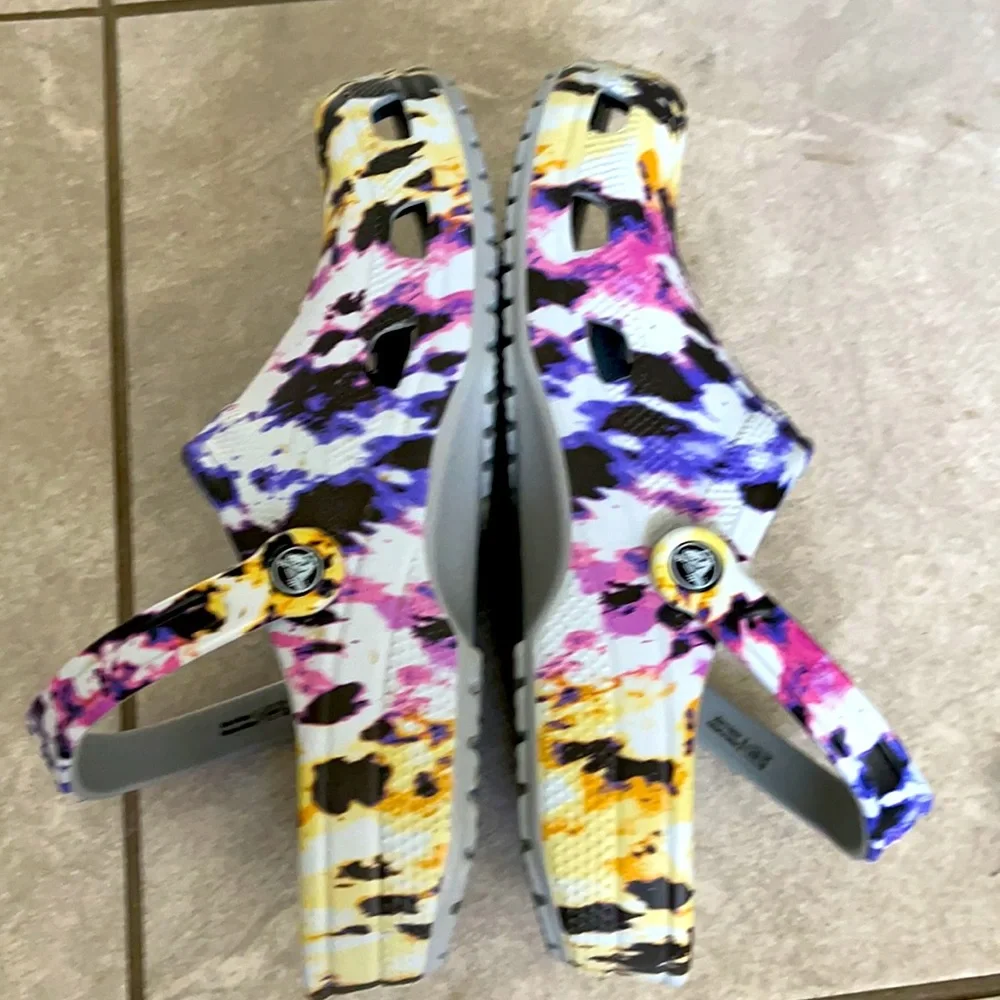 NWT Crocs tie-dye mania clog
